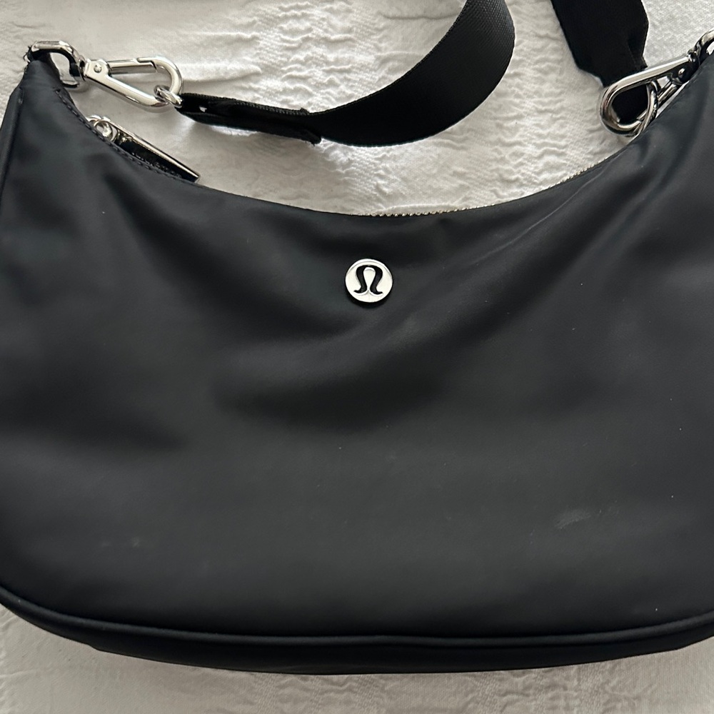 City Essentials Small Shoulder Bag 3L - Picture 8 of 13